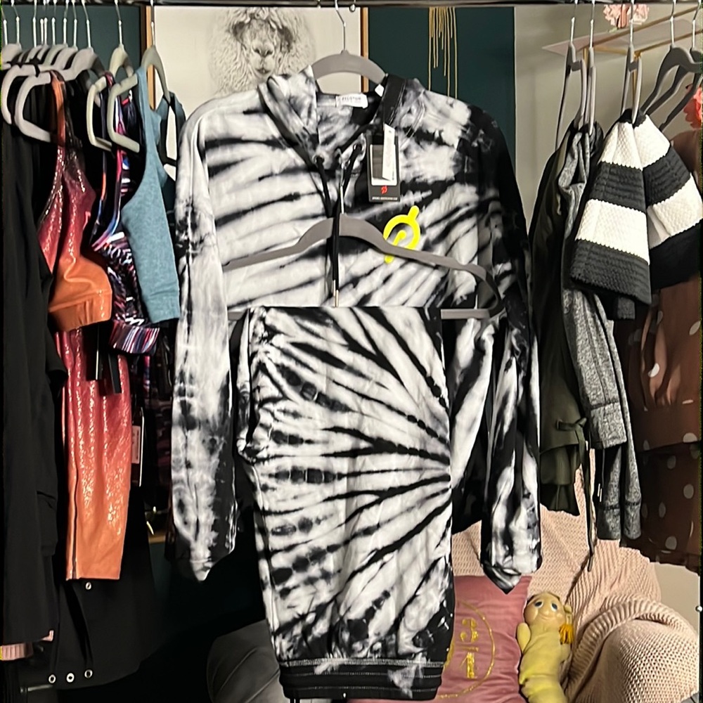 NWT tie dye Peloton sweatshirt set